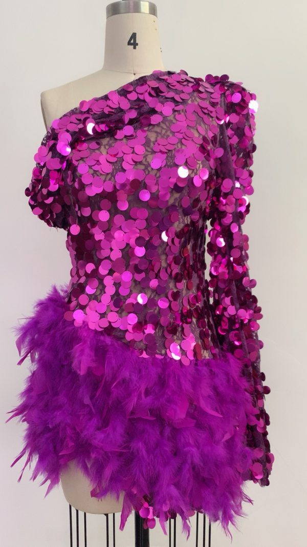 Purple Sequined Feather Skirt One-shoulder Sleeve Short Dress Luxury Party Stage Performance Dress - Image 3