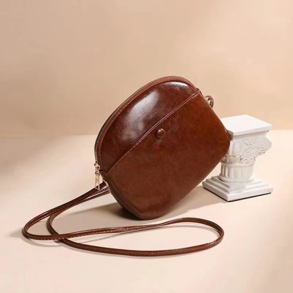 Retro Fashion Women's Shoulder Bag - Image 2