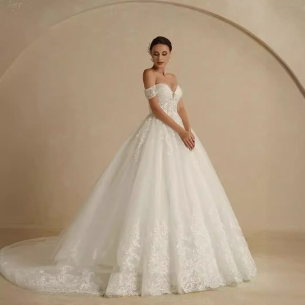 Off-shoulder Bridal Main Wedding Dress Elegant Court Style High-grade Luxury French Light Door Yarn - Image 2