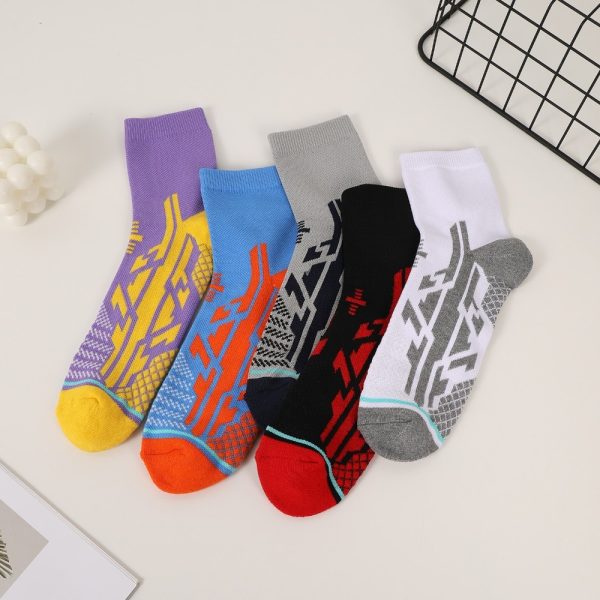 5 Pairs Of Mixed Mid-calf Sports Socks With Breathable Terrycloth Bottoms For Cushioning, Men's Ankle Socks With Arch Support.