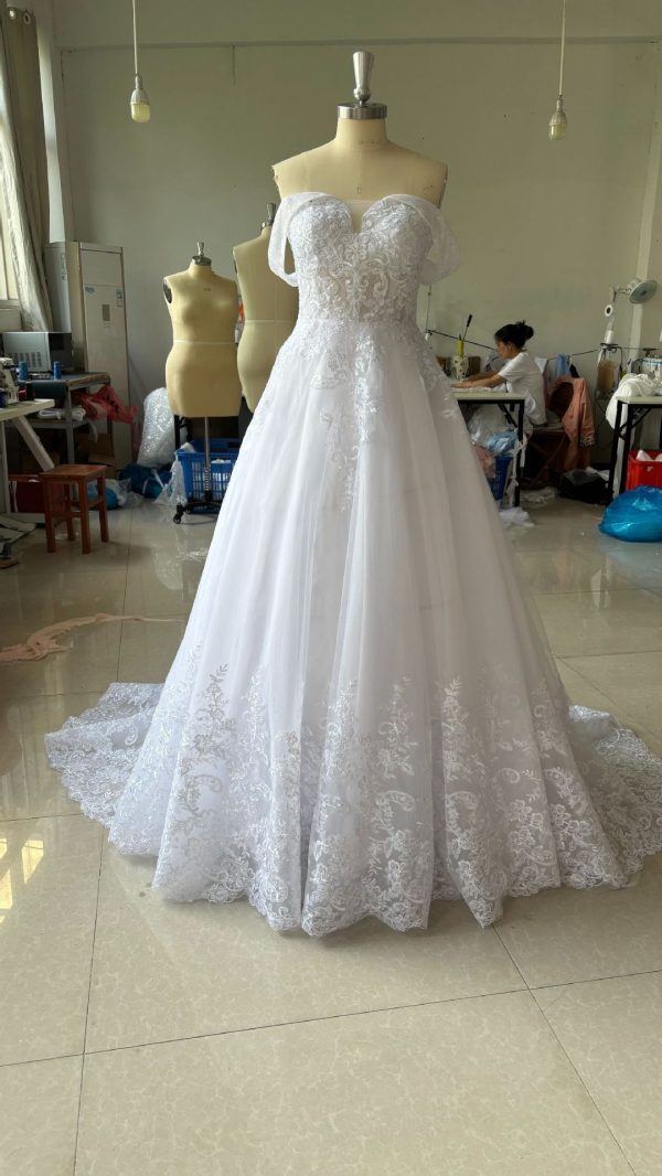 Off-shoulder Bridal Main Wedding Dress Elegant Court Style High-grade Luxury French Light Door Yarn - Image 5