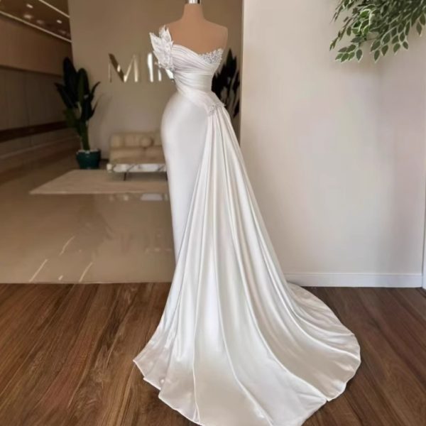 White Graceful Satin Simple Lightweight Wedding Dress Long Dress - Image 4