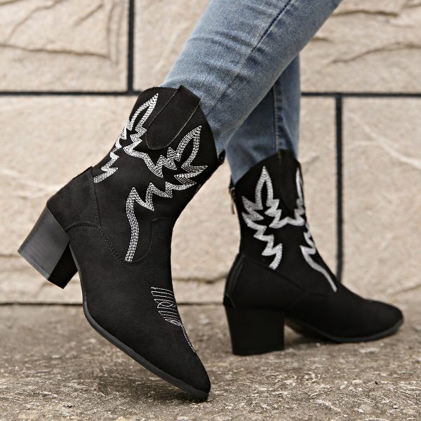 Korean Fashion Pointed-toe Slip-on Platform Fashion Casual Plus Size Women's Boots - Image 4